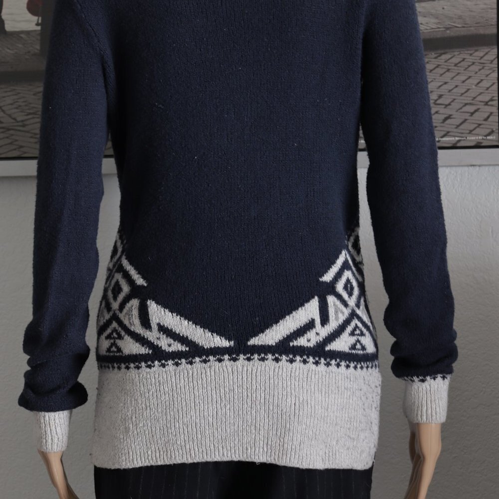 TOP Hollister Navy & Gray Geometric Knit Sweater - S - Super Soft Cozy Pullover - Picture 4 of 8